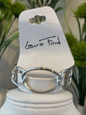 Laura Ford Silvertone interconnected organic-shaped links cuff bracelet